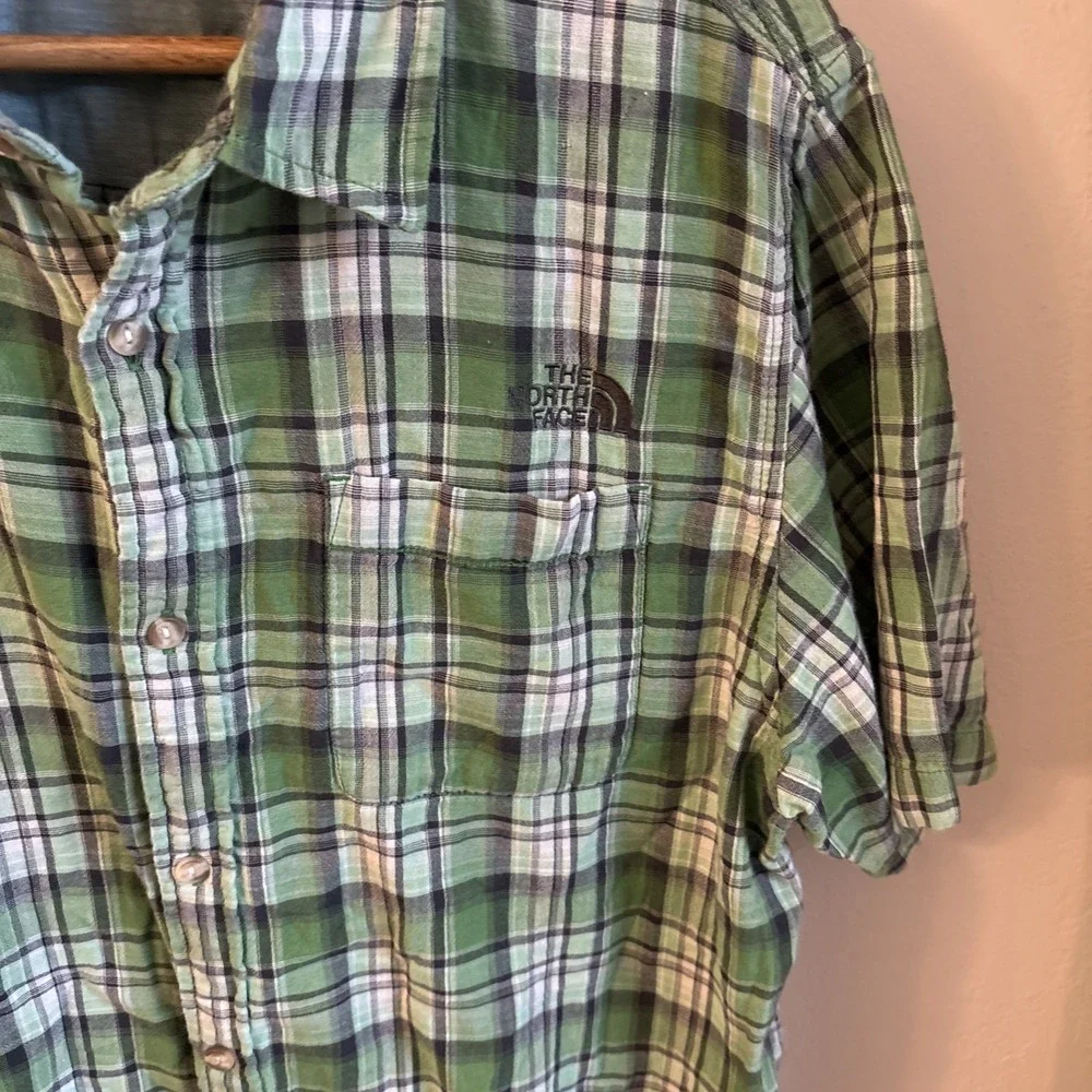 The North Face Mens Green Plaid Short Sleeve Button Up Shirt Large Cotton